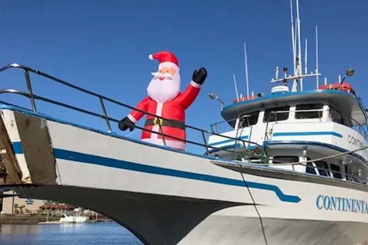 Super Voyager Fishing Christmas Regatta Boat Parade